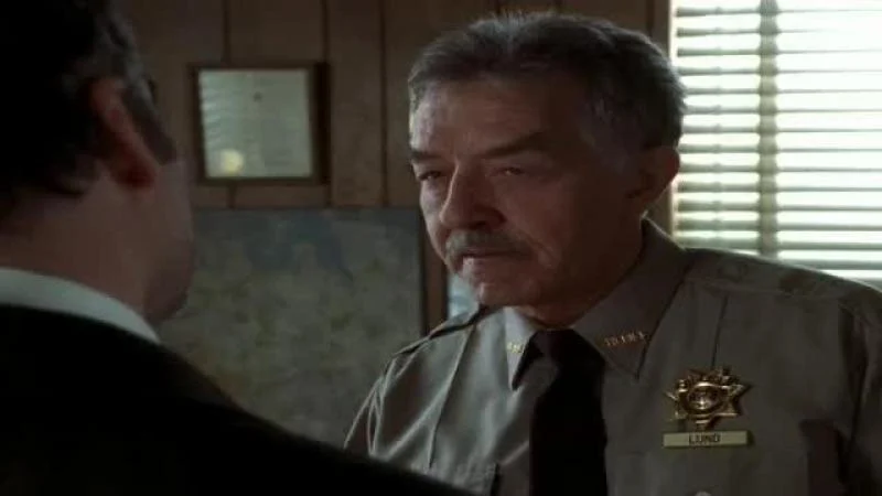 Кадры из сериала Закон и порядок. Преступное намерение (2001)